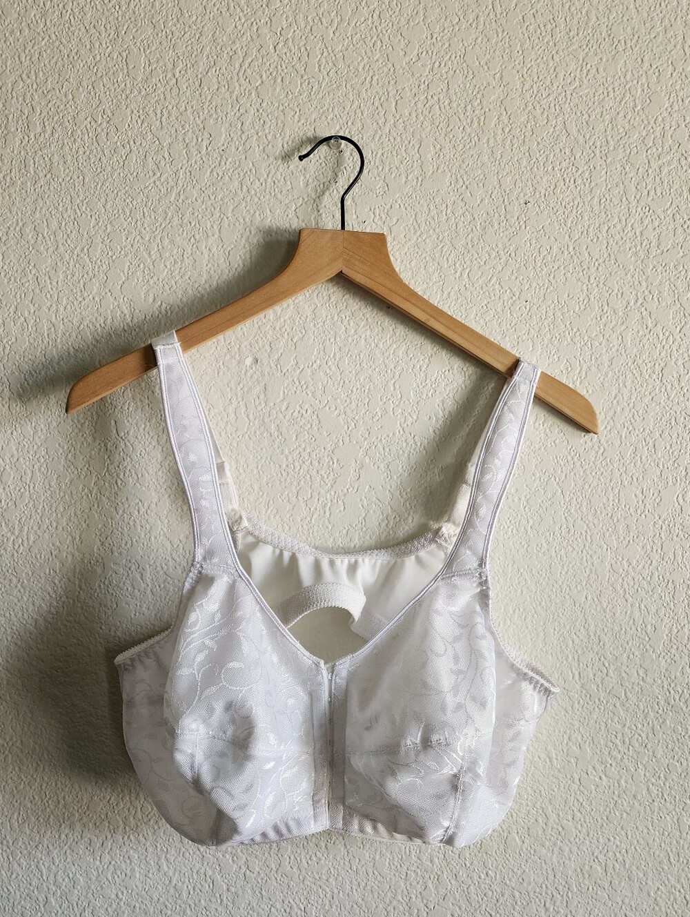 Just My Size Front Close Wirefree White 44C Bra Style 100